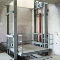 寧波起重機北侖液壓升降固定式貨運平臺安裝，年檢，銷售，保養(yǎng)