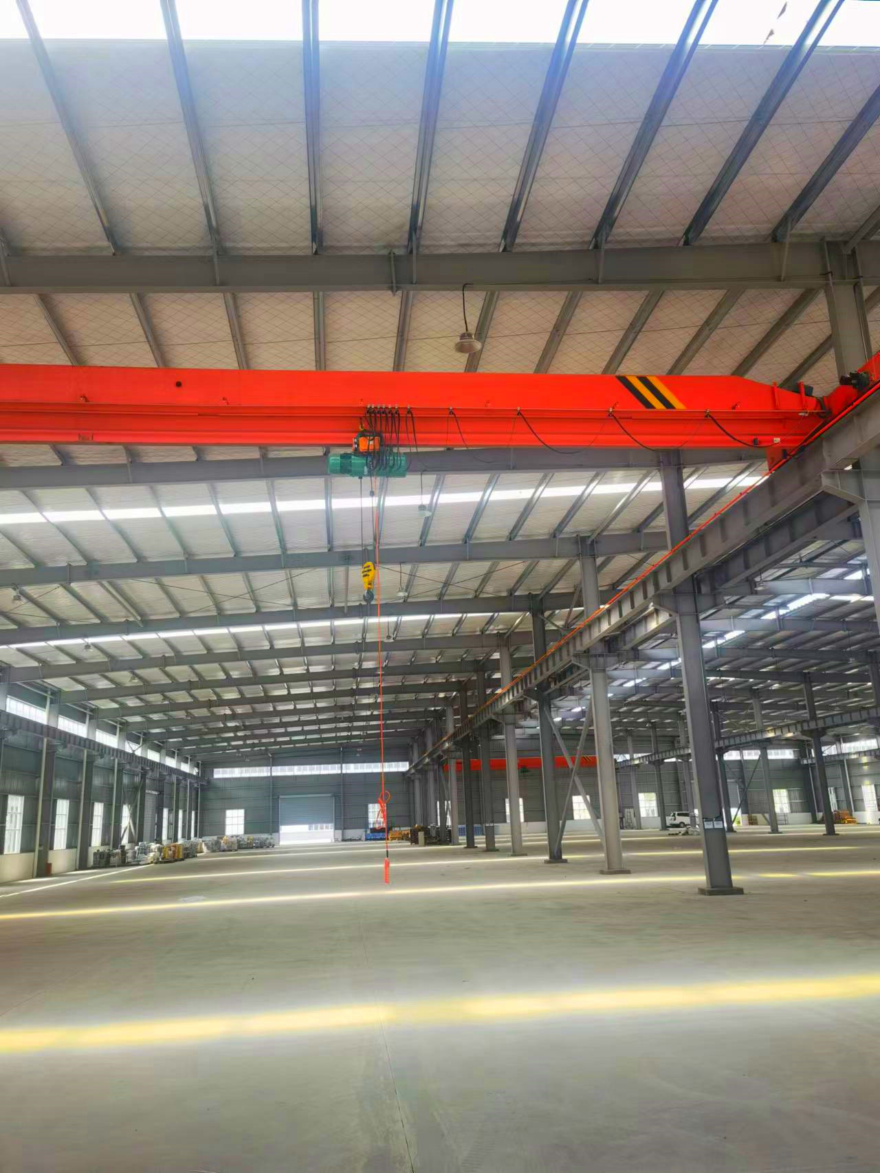 成都起重機(jī)廠、電動(dòng)單梁起重機(jī) 成都門式起重機(jī)